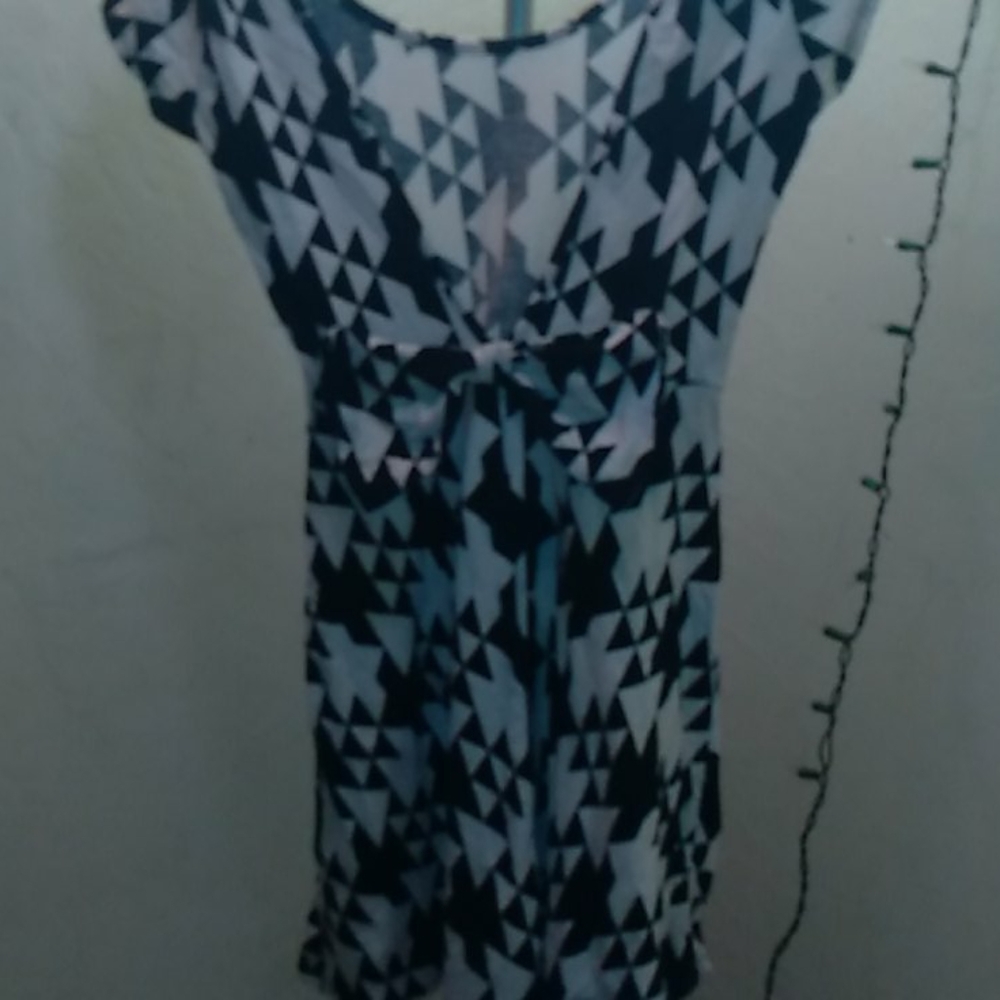 Dress - Picture 3 of 4